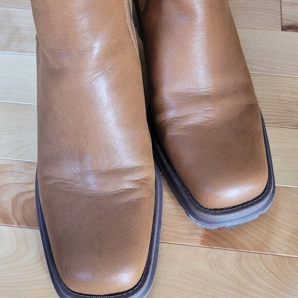 SOLD - Leather Chelsea Boot - Picture 3 of 12